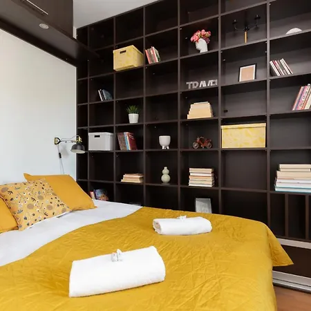 Cozy Apartment With Balcony Warszawa By Noclegi Renters Екстер'єр фото