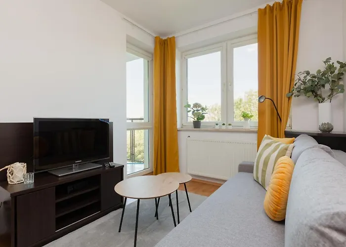Cozy Apartment With Balcony Warszawa By Noclegi Renters