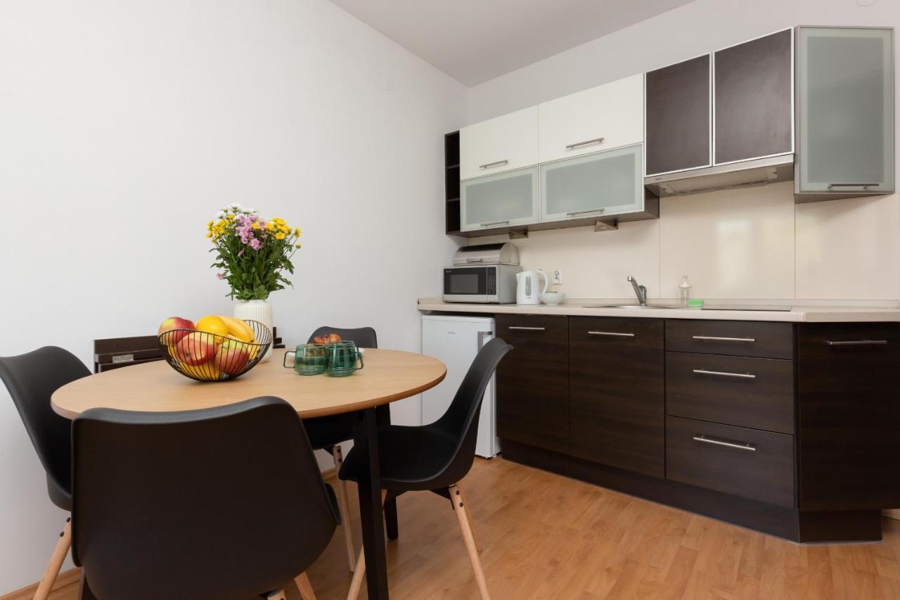 Cozy With Balcony By Renters Varsovia