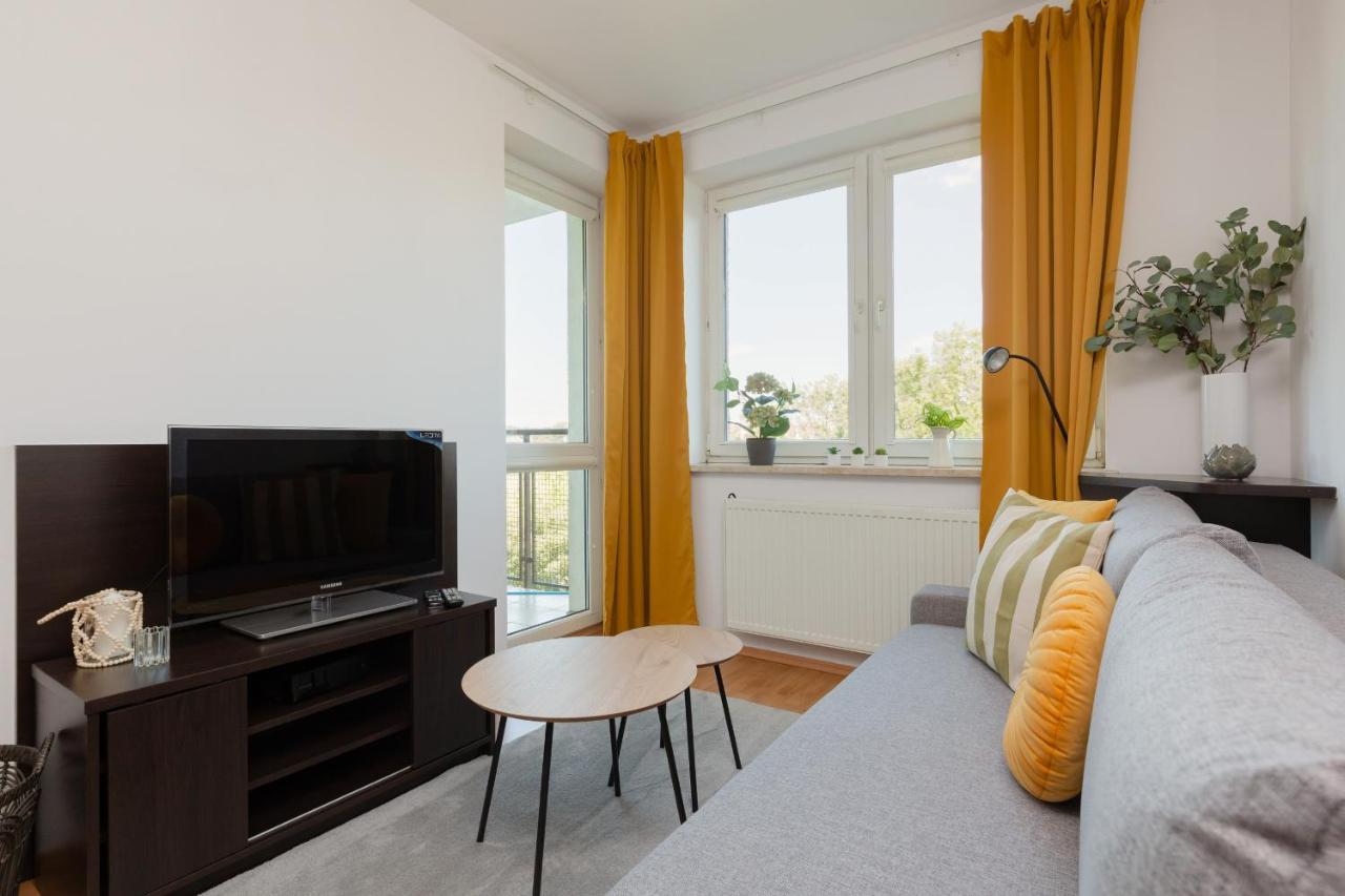 Cozy With Balcony By Renters