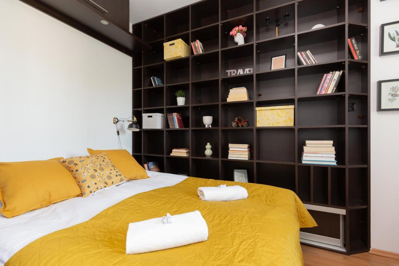 Apartment Cozy With Balcony By Renters *