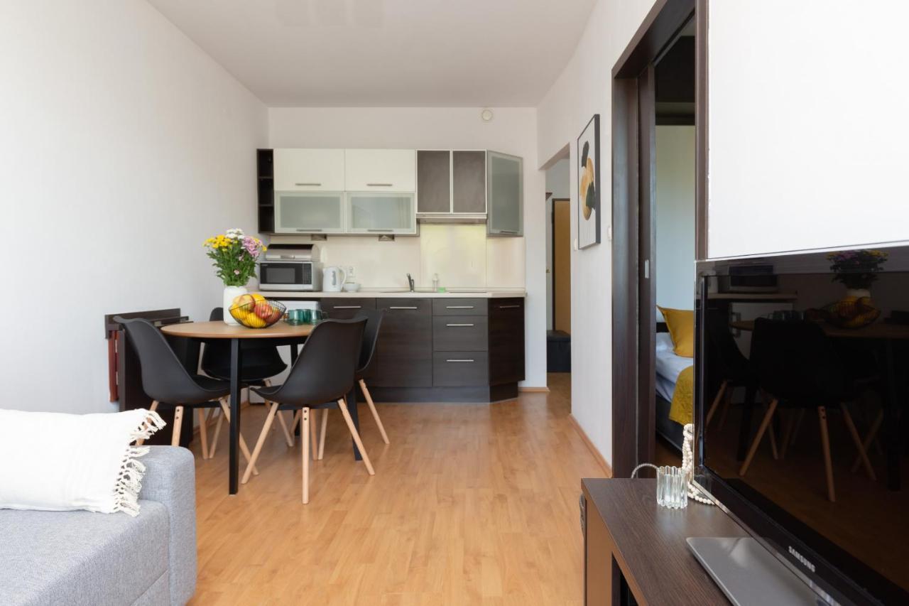 Cozy With Balcony By Renters * Varsovia