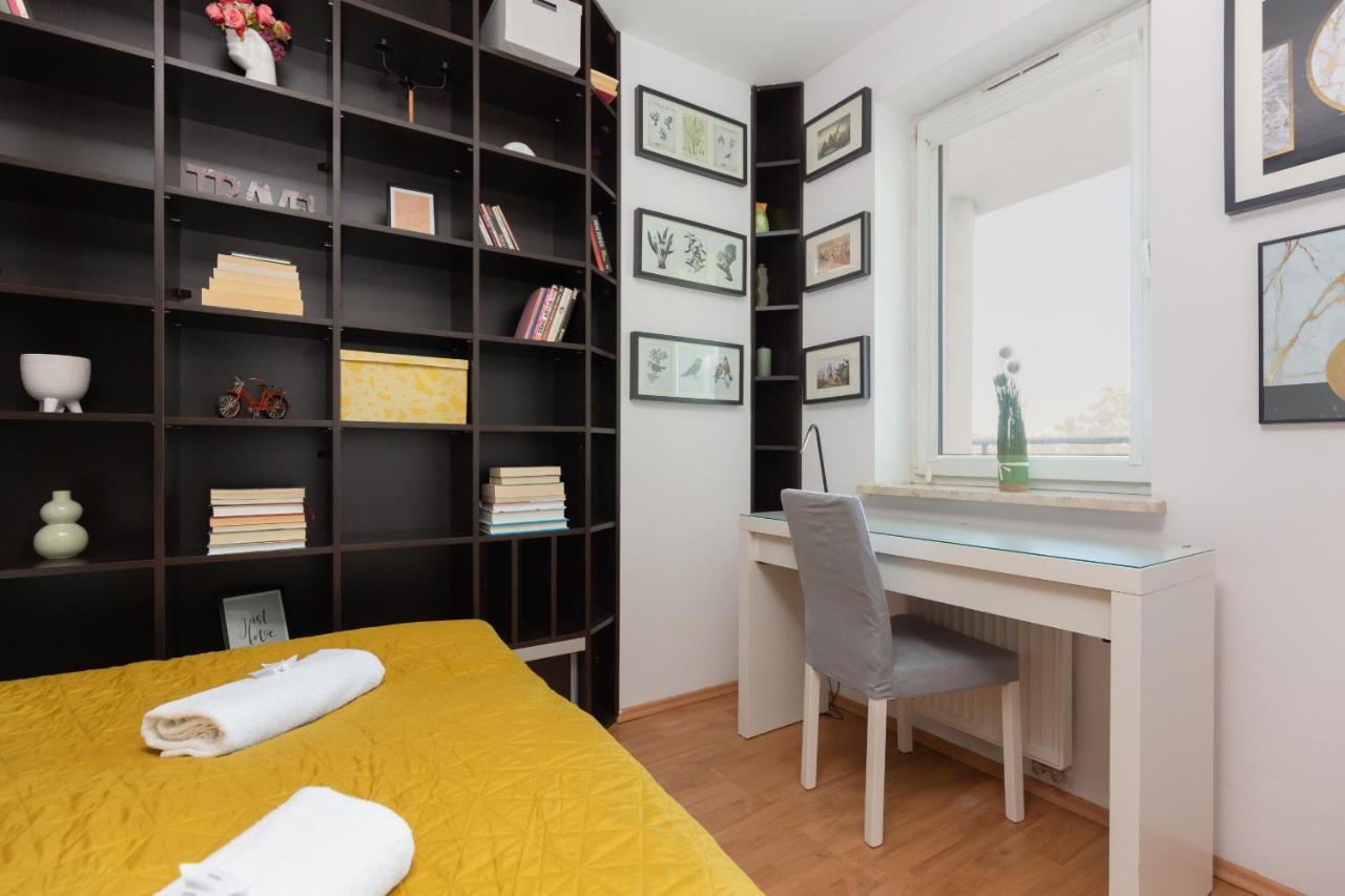 Apartment Cozy With Balcony By Renters *