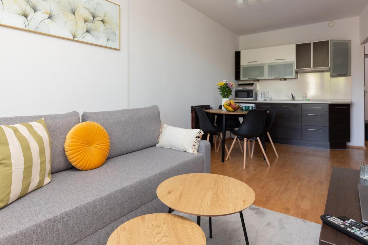 Cozy With Balcony By Renters *