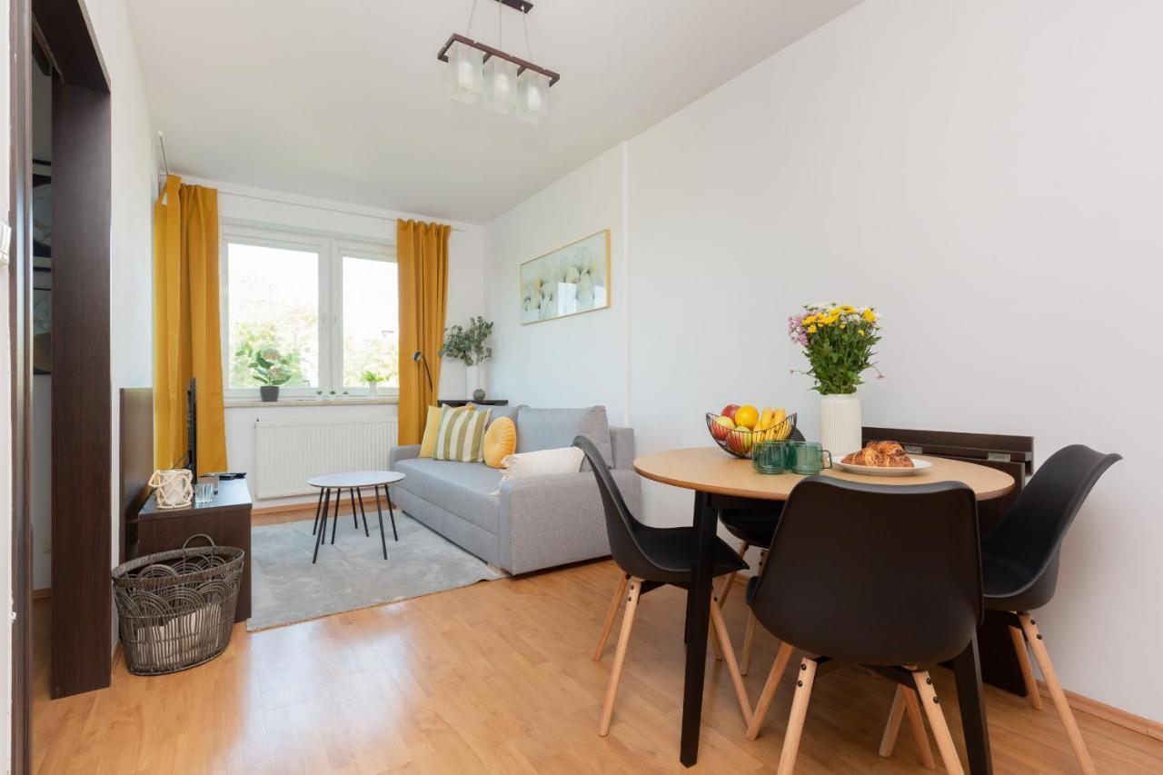 Cozy With Balcony By Renters Warsaw