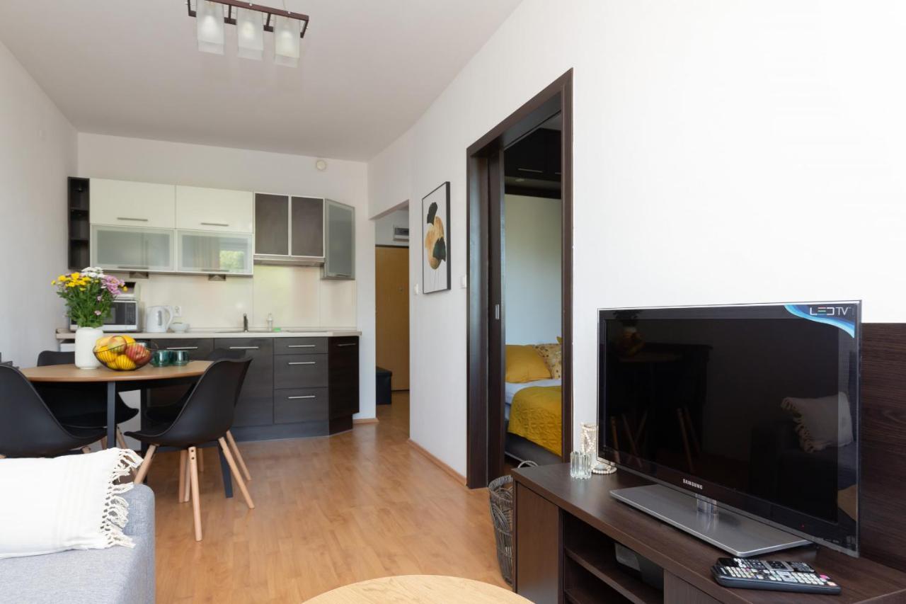 Cozy With Balcony By Renters Warsaw