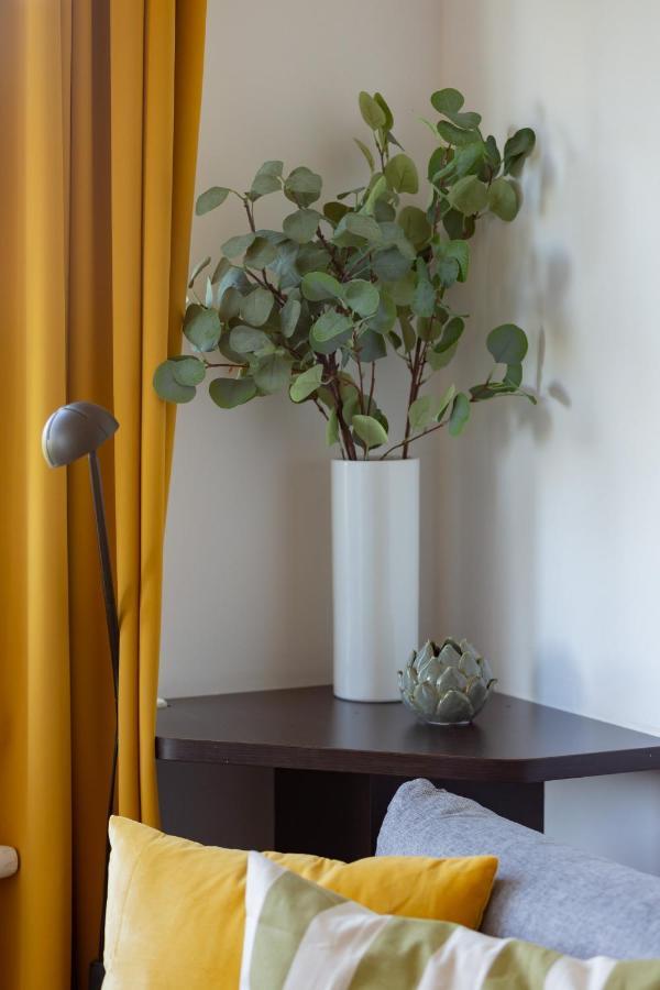 Cozy With Balcony By Renters Warsaw